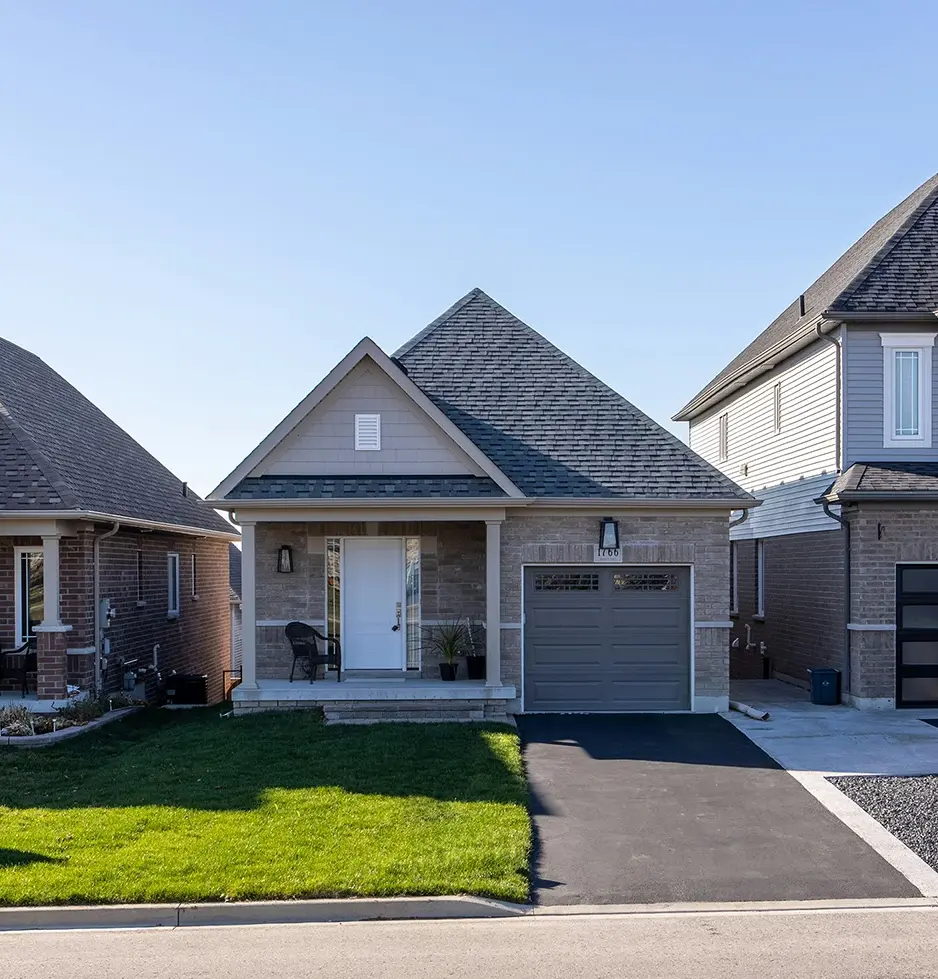 Une maison à vendre dans un quartier résidentiel